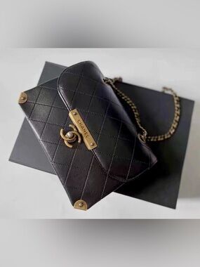 CHANEL Around The Corner Flap Bag (with Gold Hardware Small)